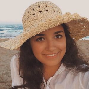 Meet your Posher, Parya